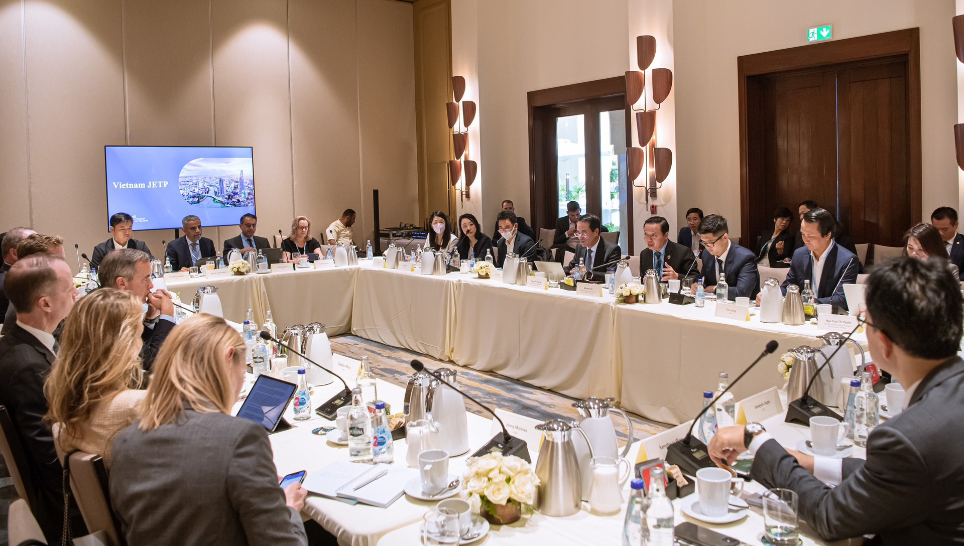 Tìm giải pháp thu hút tài chính hỗ trợ Việt Nam chuyển đổi năng lượng, thích ứng với biến đổi khí hậu