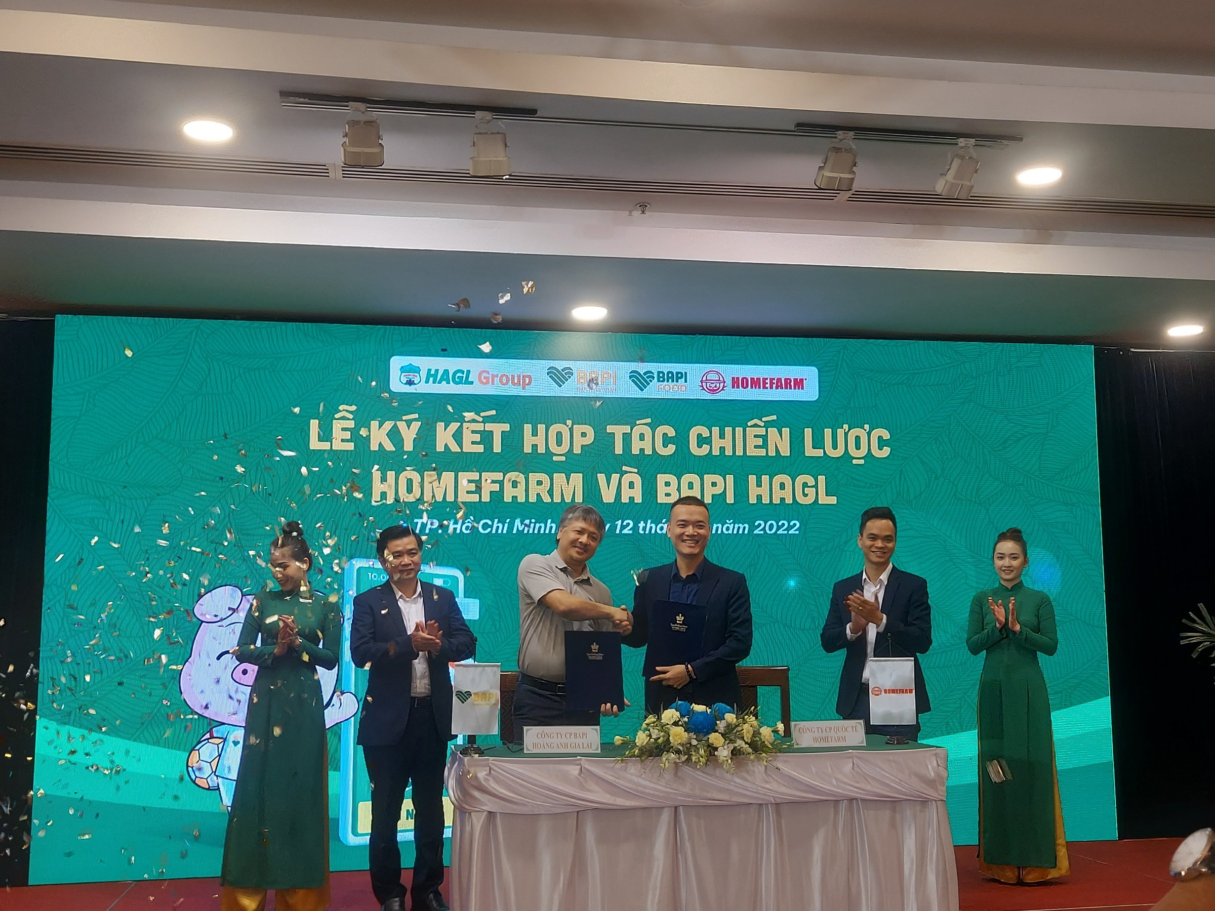 Bầu Đức bắt tay chuỗi siêu thị được quỹ đầu tư của tỷ phú Jack Ma rót vốn để phân phối sản phẩm Heo ăn chuối