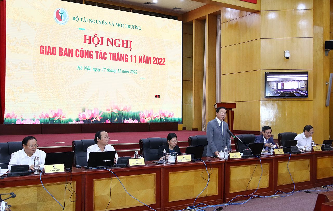 Công bố, trao Quyết định bổ nhiệm lại Thứ trưởng Bộ TN&MT; Quyết định điều động, bổ nhiệm lãnh đạo một số đơn vị trực thuộc Bộ