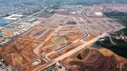 Bất động sản khốn đốn, Vinaconex “khốn khổ”