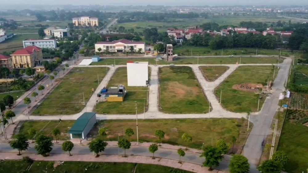 Tin bất động sản ngày 1/11:  Tại sao gần 19 nghìn thửa đất ở Ba Vì chưa được cấp sổ đỏ?