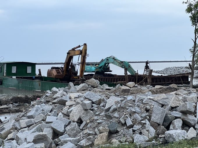 Cà Mau đầu tư gần 850 tỷ đồng xây dựng đê biển Tây