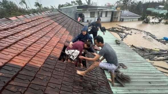 Tuyệt đối không để người dân bị cô lập mà không được cứu giúp kịp thời