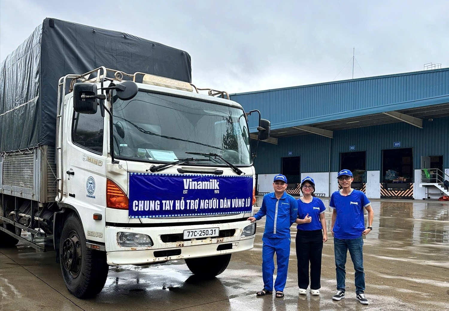 Vinamilk kịp thời hỗ trợ 48 tấn sản phẩm dinh dưỡng đến bà con vùng lũ miền trung và Tây Nguyên