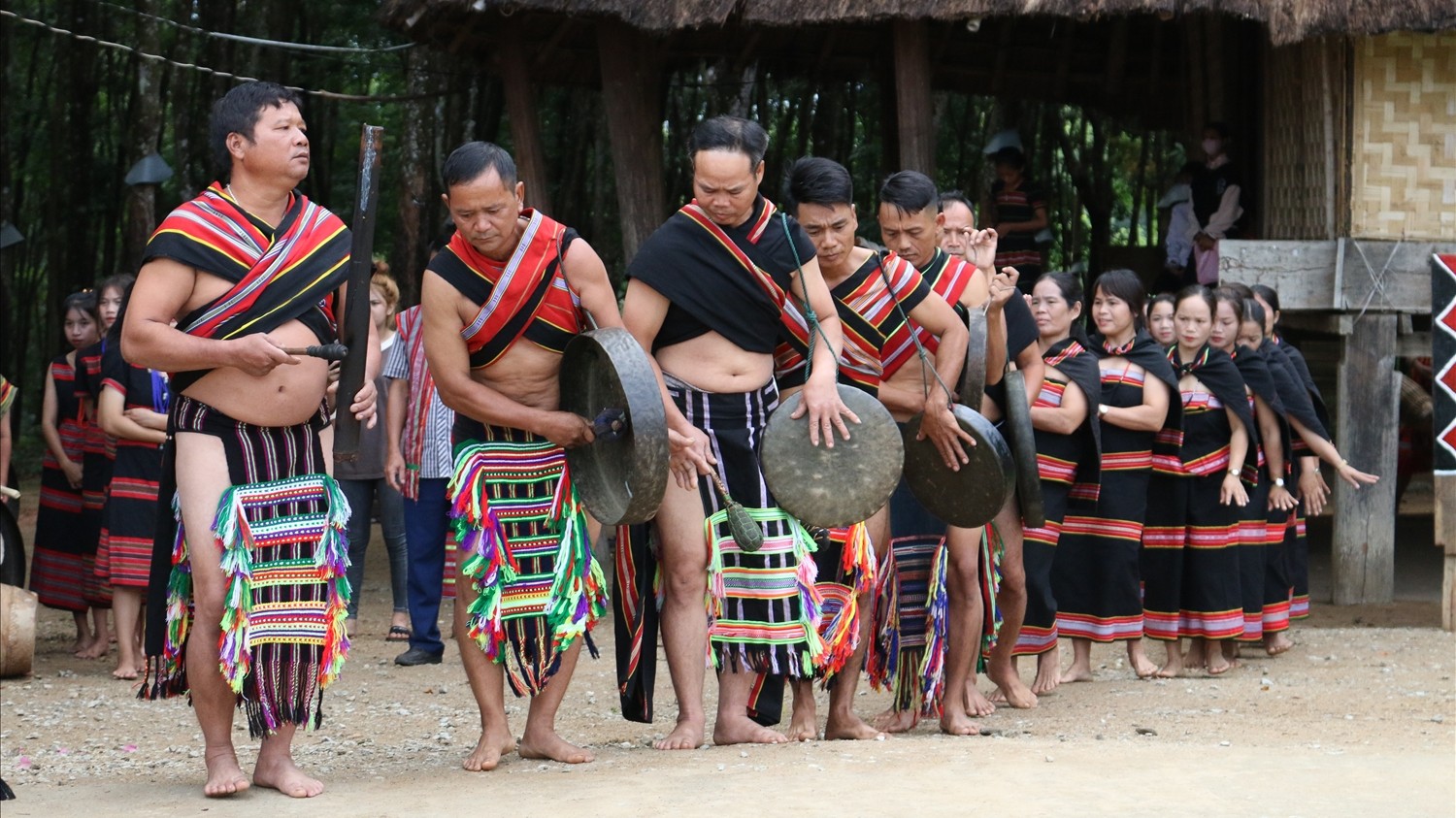 Quảng Ngãi: Bàn giải pháp phát triển du lịch cộng đồng bền vững tại vùng đồng bào DTTS