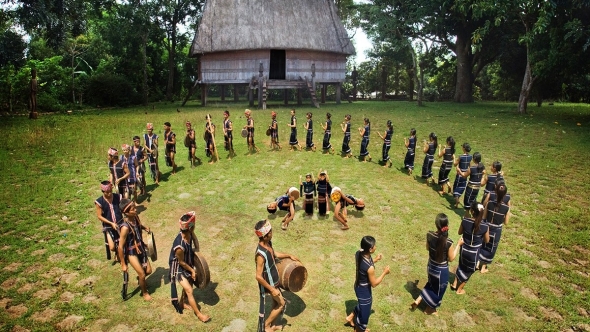 Khai mở sinh kế bền vững từ văn hóa Tây Nguyên