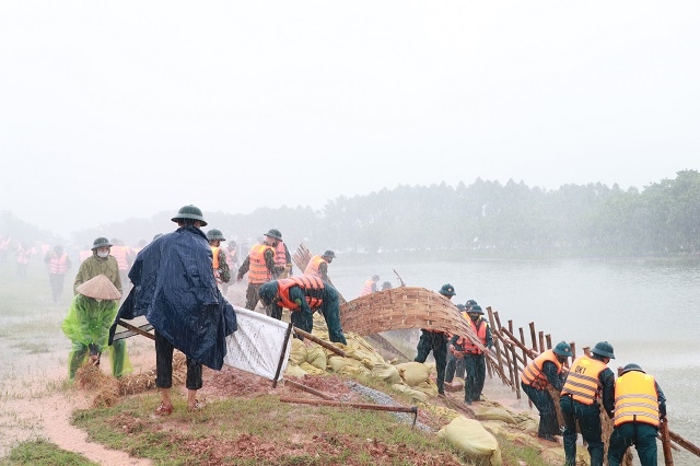 Thúc đẩy nghiên cứu, ứng dụng khoa học công nghệ trong cảnh báo thiên tai