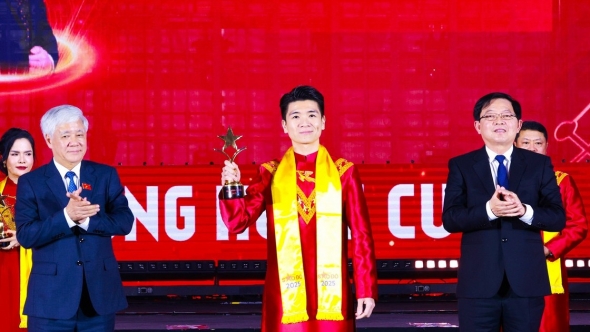 Doanh nhân Đỗ Quang Vinh được vinh danh trong top 10 Giải thưởng Sao Đỏ 2025