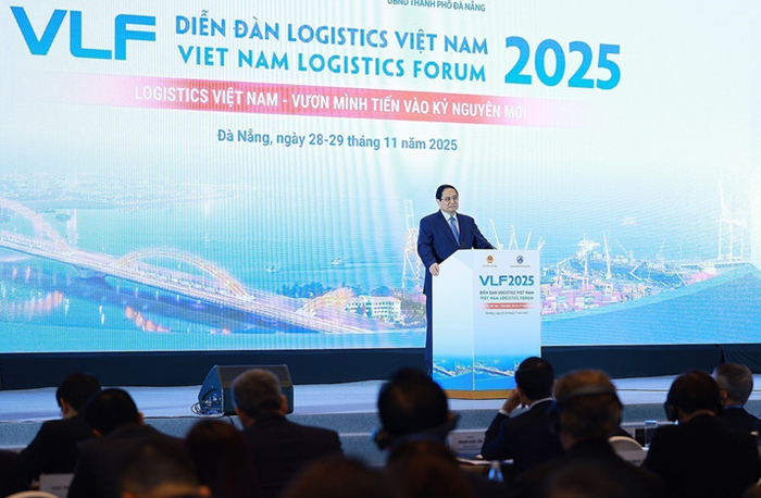 Logistics: Quy hoạch không gian phát triển và kết cấu hạ tầng hiện đại, thích ứng với biến đổi khí hậu Logistics: Quy hoạch không gian phát triển và kết cấu hạ tầng hiện đại, thích ứng với biến đổi khí hậu