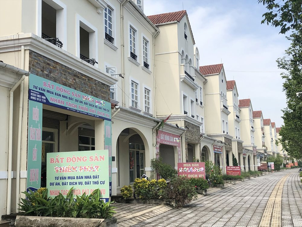 Nới room tín dụng, “cửa hẹp” cho bất động sản