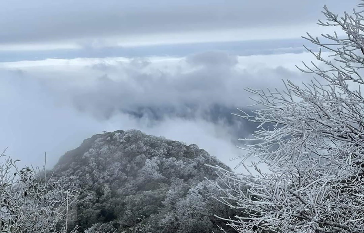Miền Bắc đón không khí lạnh tăng cường, tình trạng băng giá vẫn tiếp diễn