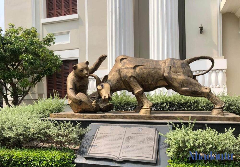 Nhìn lại chứng khoán năm 2022: 'Thăng trầm' với nhiều kỷ lục