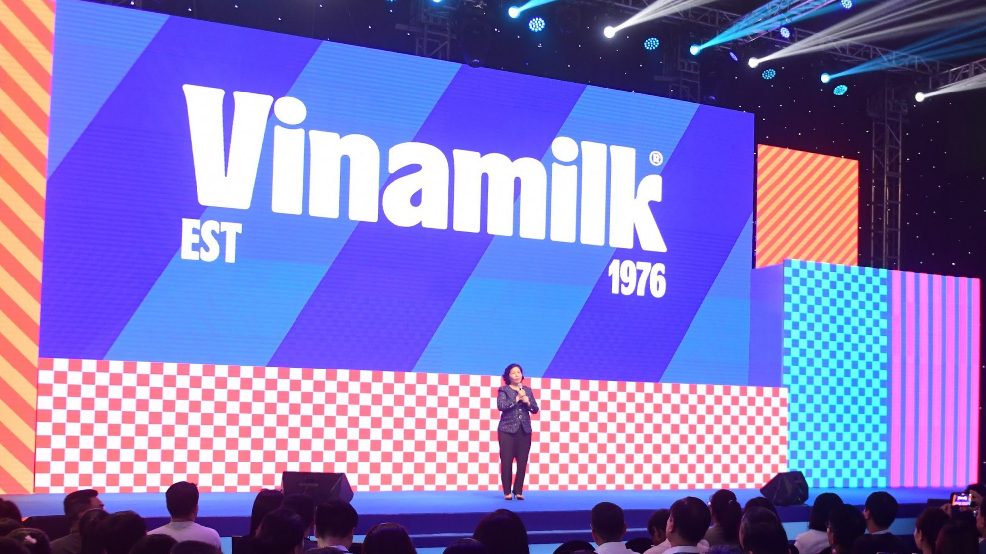 Vinamilk sắp chi 3.000 tỷ đồng thanh toán cổ tức, cổ phiếu VNM chạm mốc 70.000 đồng Vinamilk sắp chi 3.000 tỷ đồng thanh toán cổ tức, cổ phiếu VNM chạm mốc 70.000 đồng