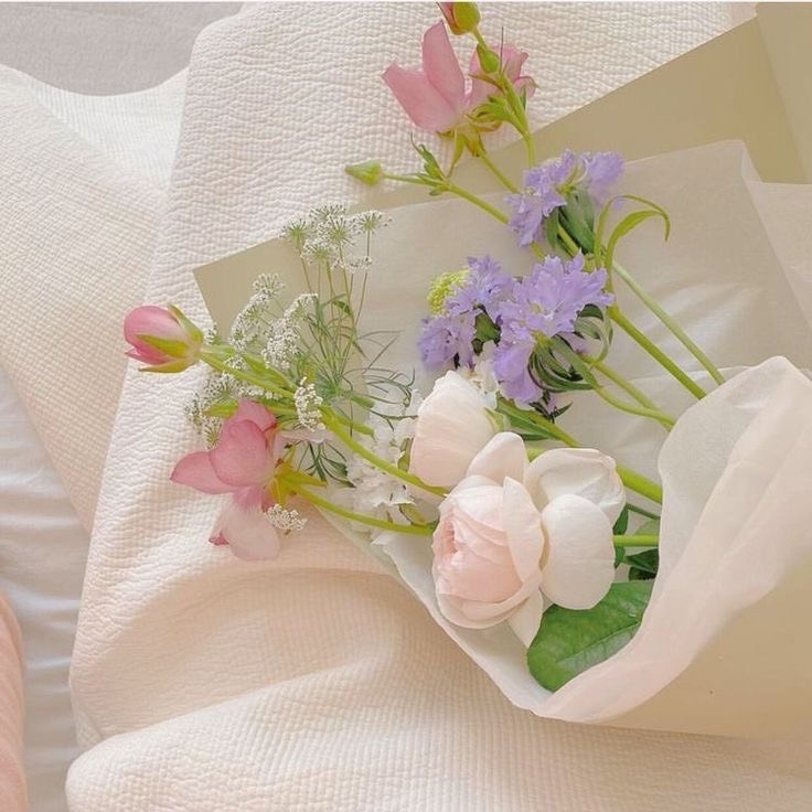 Tử vi 12 con giáp ngày 17/12/2023: Tuổi Hợi may mắn tình duyên, tuổi Sửu chú ý sức khỏe