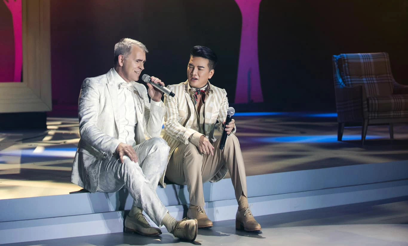 Đàm Vĩnh Hưng sẽ bị kiện nếu không bồi thường 1 USD và xin lỗi công khai Đàm Vĩnh Hưng sẽ bị kiện nếu không bồi thường 1 USD và xin lỗi công khai