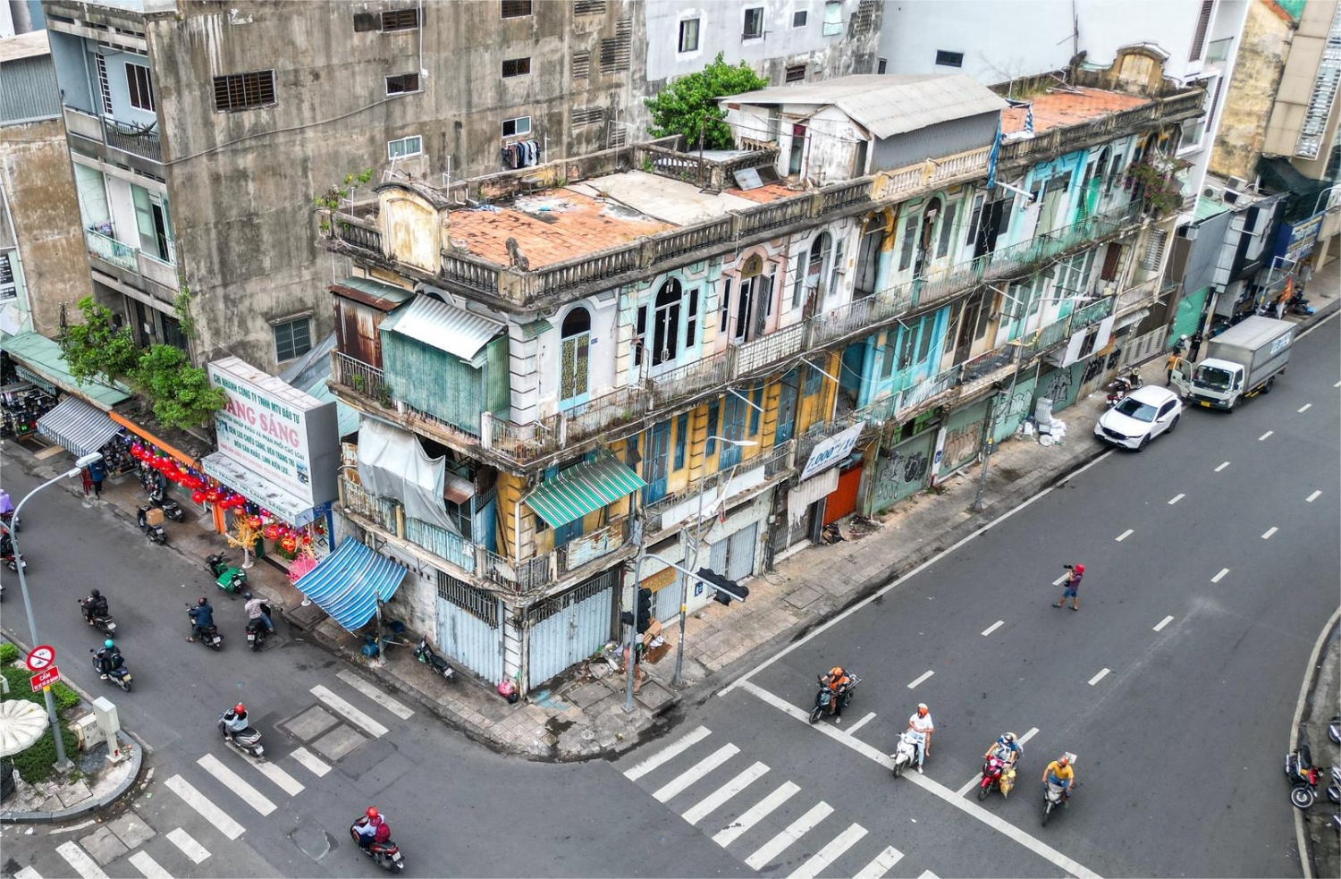 Điểm tin xây dựng - bất động sản tuần qua: Hà Nội xóa sổ bãi xe 'lậu’ lớn cạnh khu chung cư Linh Đàm để xây trường học Điểm tin xây dựng - bất động sản tuần qua: Hà Nội xóa sổ bãi xe 'lậu’ lớn cạnh khu chung cư Linh Đàm để xây trường học