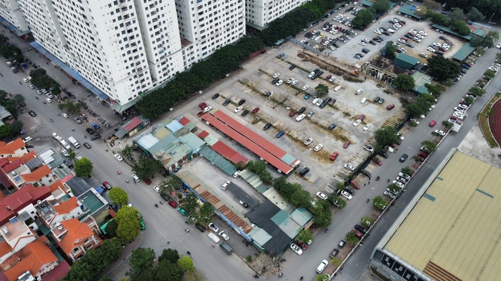 Điểm tin xây dựng - bất động sản tuần qua: Hà Nội xóa sổ bãi xe 'lậu’ lớn cạnh khu chung cư Linh Đàm để xây trường học Điểm tin xây dựng - bất động sản tuần qua: Hà Nội xóa sổ bãi xe 'lậu’ lớn cạnh khu chung cư Linh Đàm để xây trường học