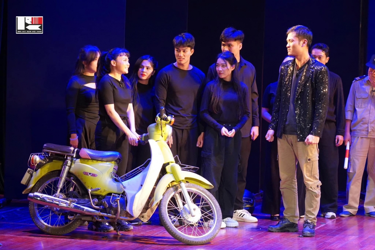Nhạc kịch “Cô gái và chiếc xe máy”: Đồng cảm với ước mơ khởi nghiệp của người trẻ Nhạc kịch “Cô gái và chiếc xe máy”: Đồng cảm với ước mơ khởi nghiệp của người trẻ