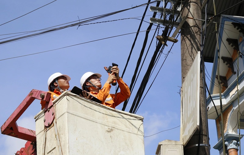 Đẩy mạnh ứng dụng khoa học công nghệ trong quản lý vận hành lưới điện