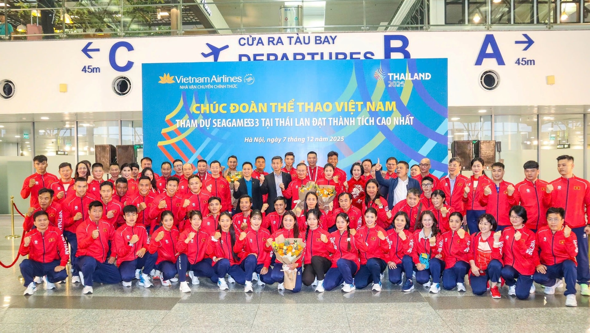 Đoàn Thể thao Việt Nam bắt đầu hành trình tham dự SEA Games 33 Đoàn Thể thao Việt Nam bắt đầu hành trình tham dự SEA Games 33