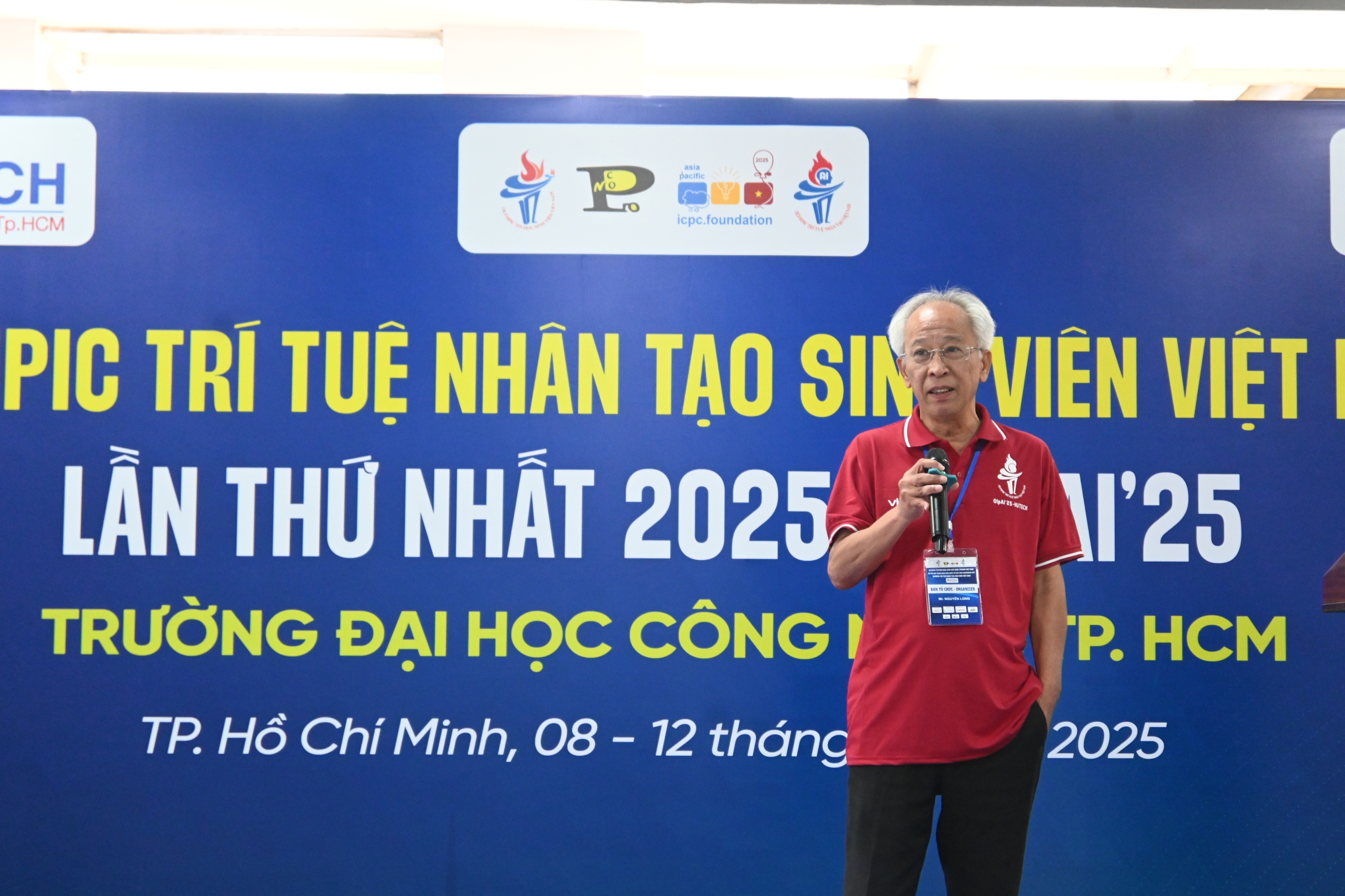 Gần 200 sinh viên bước vào kỳ thi Olympic Trí tuệ nhân tạo Sinh viên Việt Nam lần đầu tiên
