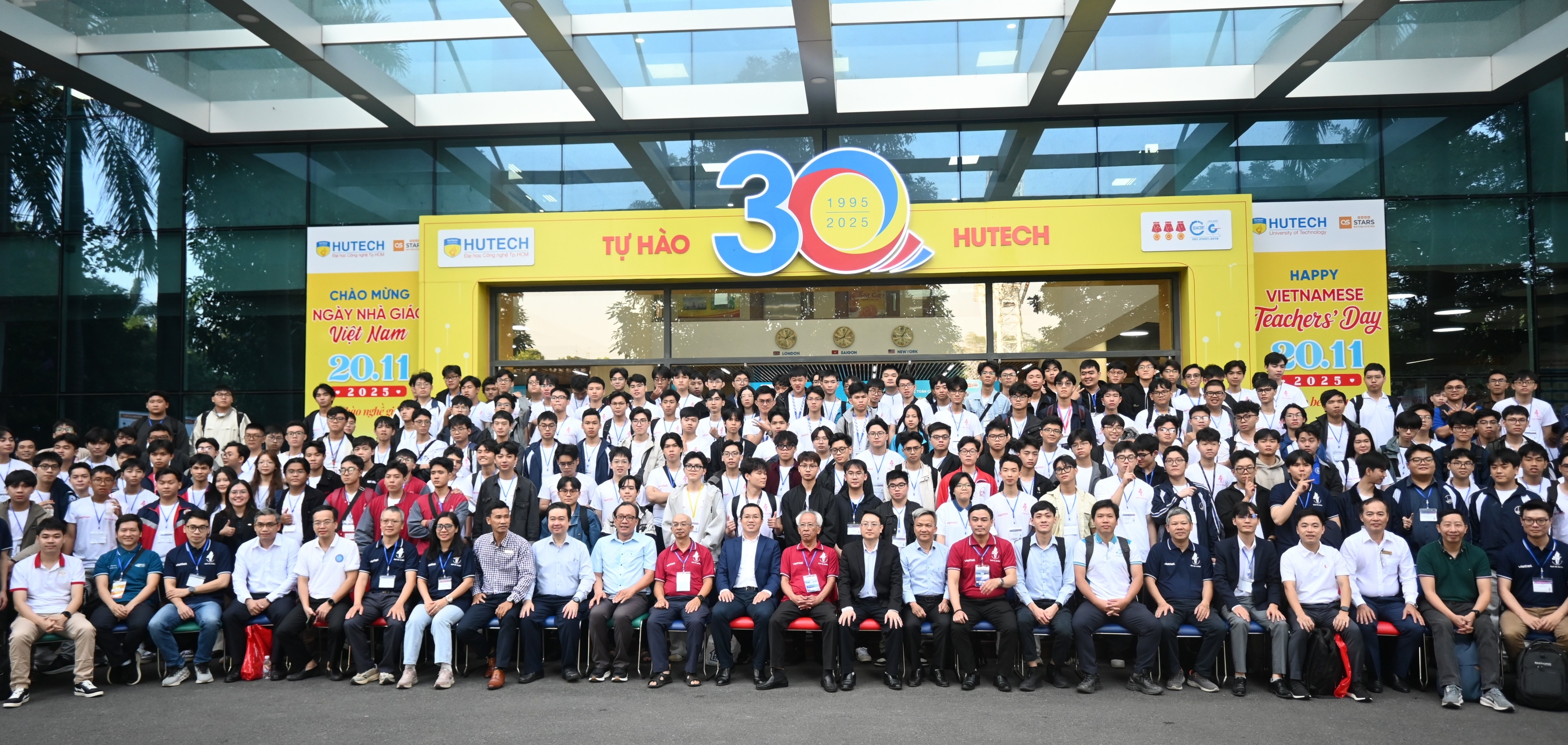 Gần 200 sinh viên bước vào kỳ thi Olympic Trí tuệ nhân tạo Sinh viên Việt Nam lần đầu tiên