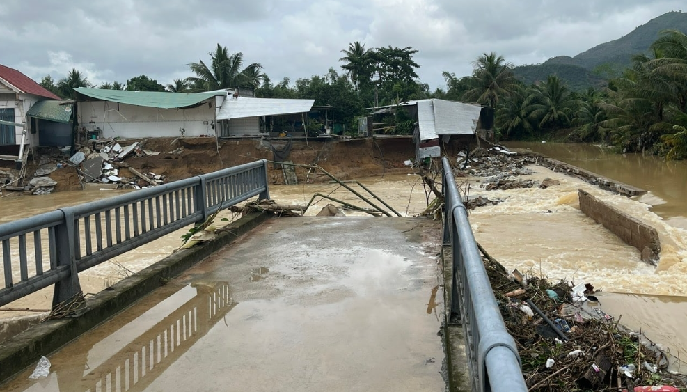 Khánh hoà: Nỗ lực khôi phục sự cố thuỷ lợi, đảm bảo tái sản xuất nông nghiệp Khánh hoà: Nỗ lực khôi phục sự cố thuỷ lợi, đảm bảo tái sản xuất nông nghiệp