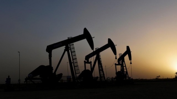 Giá xăng dầu hôm nay 13/12: Lao dốc tuần thứ hai liên tiếp