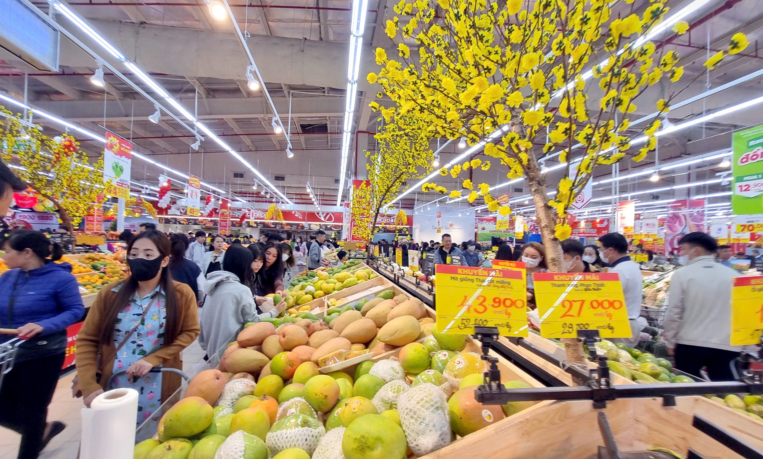 Tăng cường khuyến mại: Cú hích thúc đẩy tiêu dùng nội địa dịp cuối năm Khắc phục hậu quả thiên tai, bảo đảm tiêu dùng và nhịp sản xuất dịp cuối năm