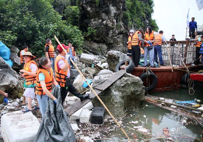Quảng Ninh: Triển khai đồng bộ giải pháp, đảm bảo vệ sinh môi trường Quảng Ninh: Triển khai đồng bộ giải pháp, đảm bảo vệ sinh môi trường