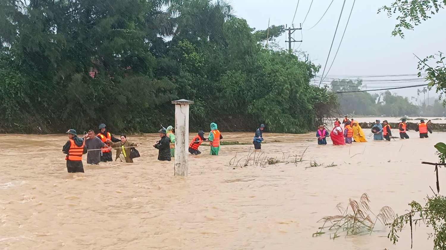 Khánh Hòa rà soát, hoàn thiện các phương án ứng phó hiệu quả thiên tai