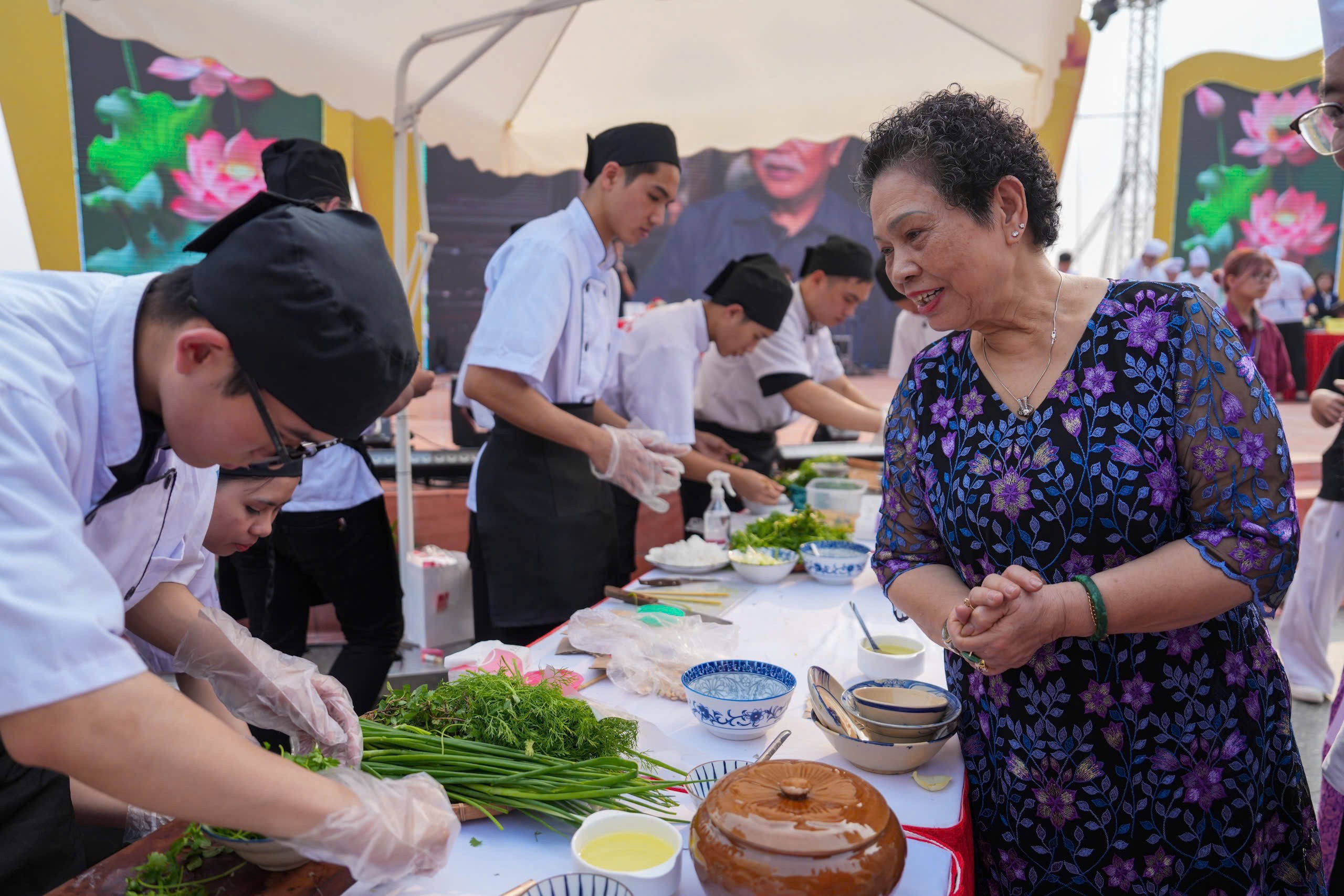 Gặp gỡ nghệ nhân, khám phá bí quyết làm nên món chả cá Lã Vọng