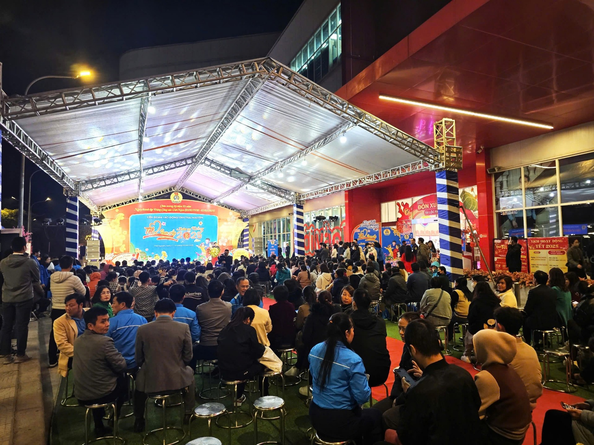 undefined Chợ Tết Công đoàn Thái Nguyên: Sự kiện mua sắm đầy ý nghĩa đón Tết Ất Tỵ 2025