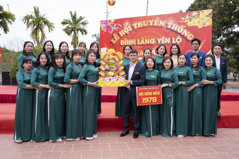 lễ hội cổ truyền làng Yên Lộ xuân Ất Tỵ: Hội tụ tinh hoa truyền thống tiếp nối hào khi dân tộc. lễ hội cổ truyền làng Yên Lộ xuân Ất Tỵ: Hội tụ tinh hoa truyền thống tiếp nối hào khi dân tộc.