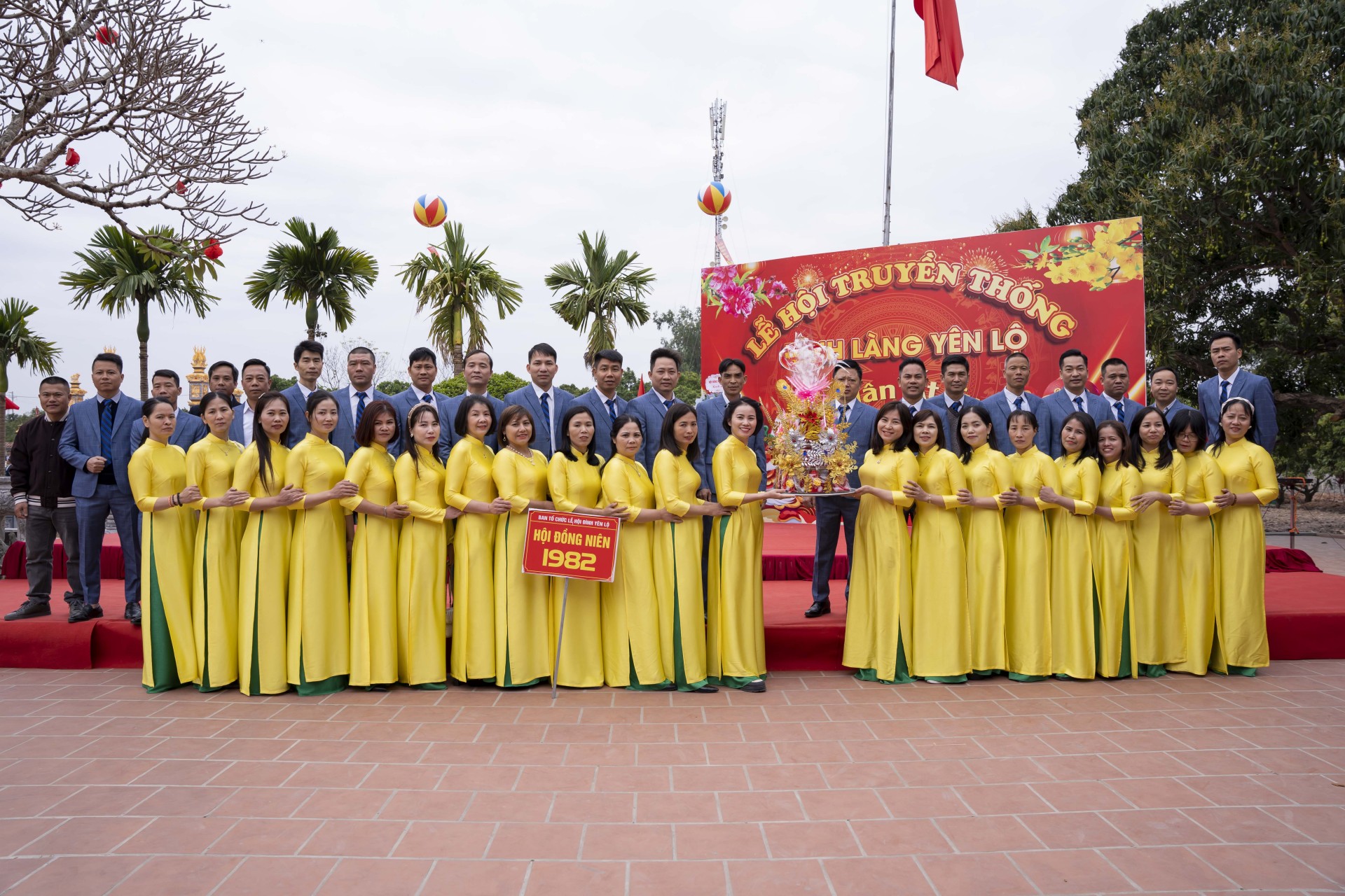 lễ hội cổ truyền làng Yên Lộ xuân Ất Tỵ: Hội tụ tinh hoa truyền thống tiếp nối hào khi dân tộc. lễ hội cổ truyền làng Yên Lộ xuân Ất Tỵ: Hội tụ tinh hoa truyền thống tiếp nối hào khi dân tộc.