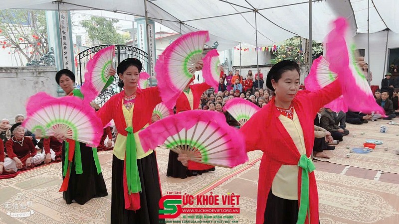 lễ hội cổ truyền làng Yên Lộ xuân Ất Tỵ: Hội tụ tinh hoa truyền thống tiếp nối hào khi dân tộc. Hà Nội: Hội tụ tinh hoa truyền thống tại Lễ hội làng Yên Lộ