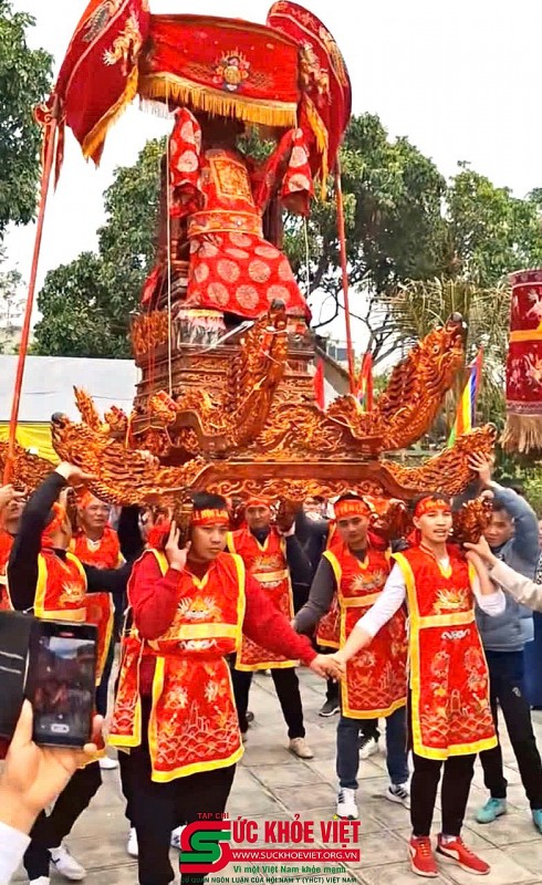 lễ hội cổ truyền làng Yên Lộ xuân Ất Tỵ: Hội tụ tinh hoa truyền thống tiếp nối hào khi dân tộc. Hà Nội: Hội tụ tinh hoa truyền thống tại Lễ hội làng Yên Lộ