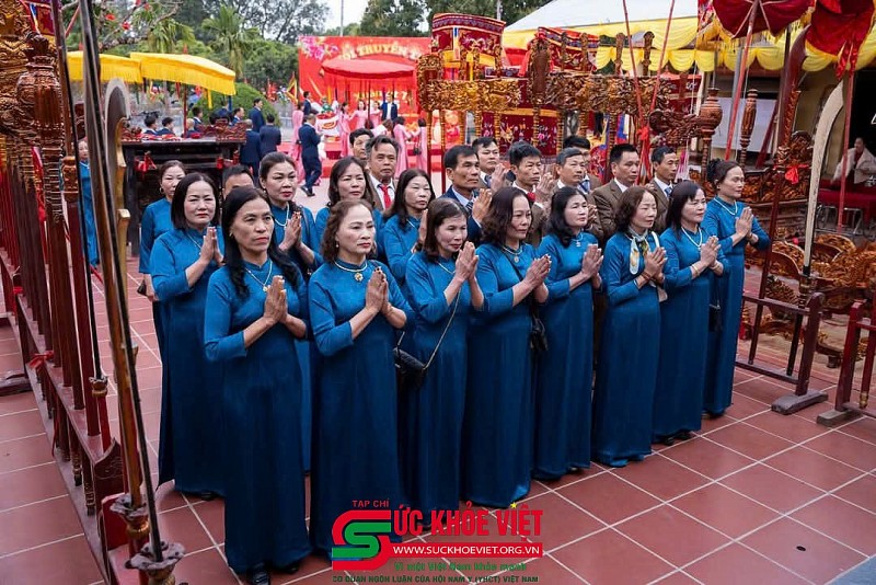 lễ hội cổ truyền làng Yên Lộ xuân Ất Tỵ: Hội tụ tinh hoa truyền thống tiếp nối hào khi dân tộc. Hà Nội: Hội tụ tinh hoa truyền thống tại Lễ hội làng Yên Lộ