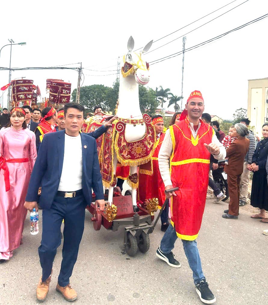 Lễ hội cổ truyền làng Yên Lộ Xuân Ất Tỵ: Hội tụ tinh hoa truyền thống tiếp nối hào khi dân tộc Lễ hội cổ truyền làng Yên Lộ Xuân Ất Tỵ: Hội tụ tinh hoa truyền thống tiếp nối hào khi dân tộc