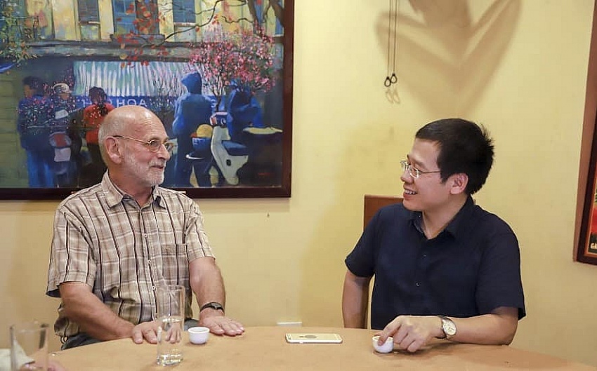 Đỗ Doãn Hoàng - Nhà báo có góc nhìn và kiến giải độc đáo Đỗ Doãn Hoàng - Nhà báo có góc nhìn và kiến giải độc đáo