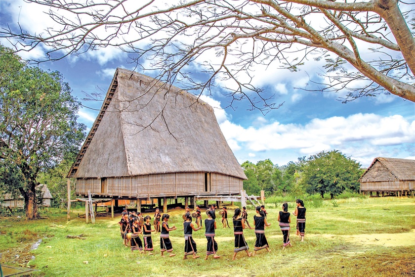 Gia Lai: Hát ru: Nét văn hóa độc đáo của người Bahnar Hát ru: Nét văn hóa độc đáo của người Bahnar ảnh 1