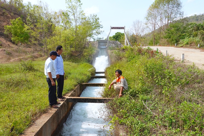 Hệ thống kênh mương thủy lợi Ia Mlah ngày càng được kiên cố hóa và đảm bảo nhu cầu tưới tiêu cho sản xuất của người dân. Ảnh: Q.T