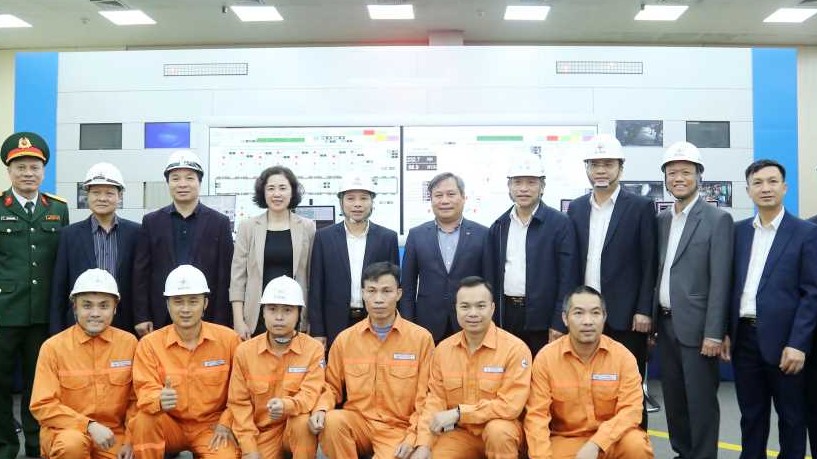 Đồng chí Bí thư Tỉnh ủy thăm, chúc Tết Công ty Cổ phần Nhiệt điện Quảng Ninh