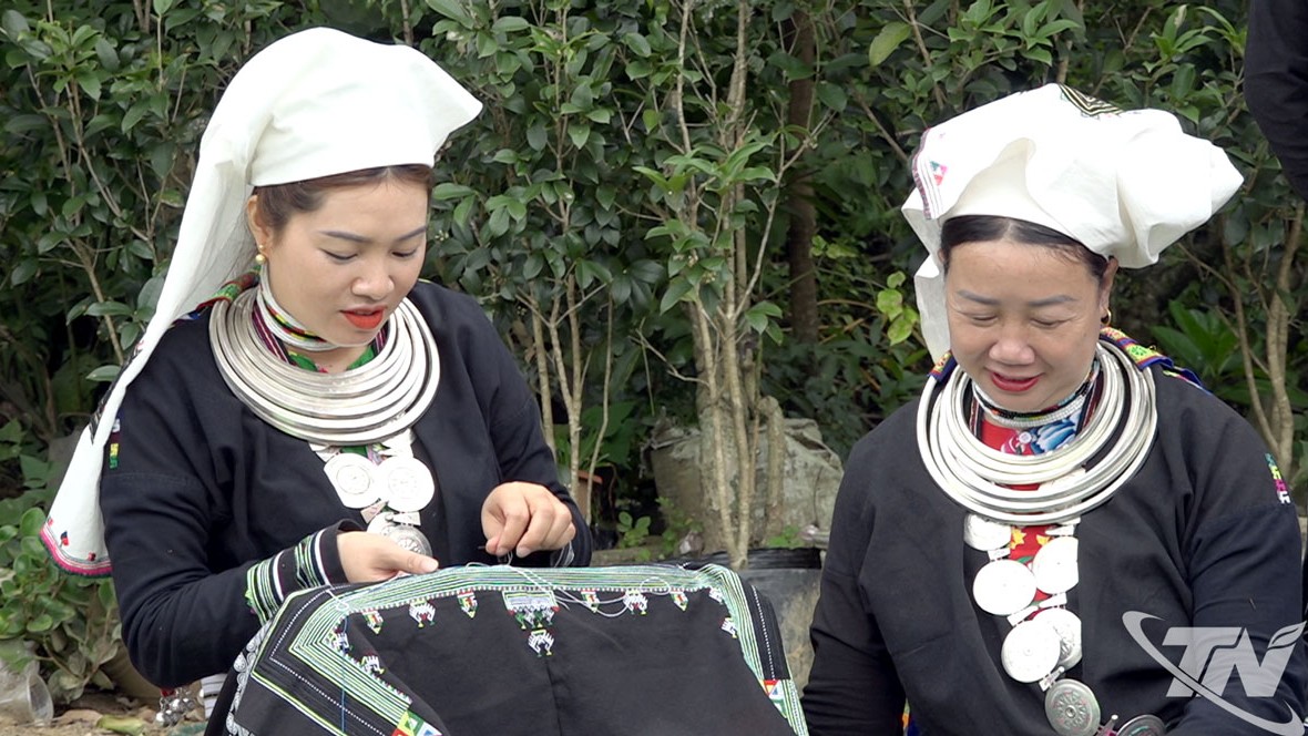 Thái Nguyên: Giữ "hồn" thổ cẩm trên Đèo Gió