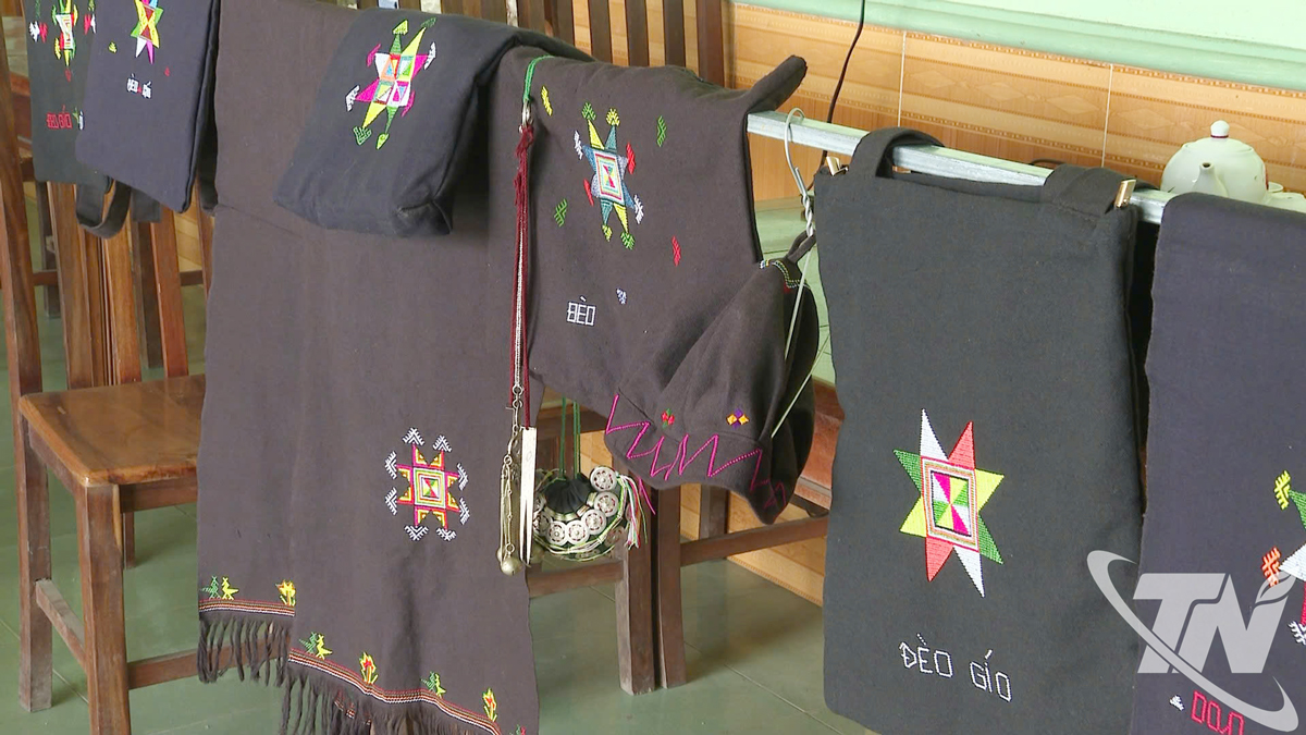 Thái Nguyên: Giữ "hồn" thổ cẩm trên Đèo Gió