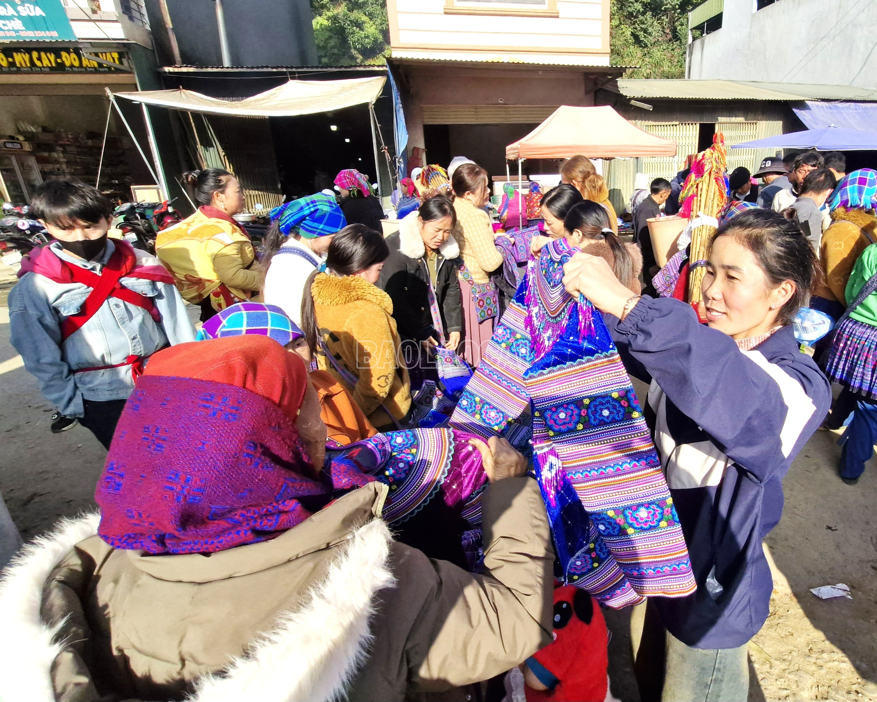 Lào Cai: Đồng bào dân tộc thiểu số xã Sín Chéng giữ nghề truyền thống