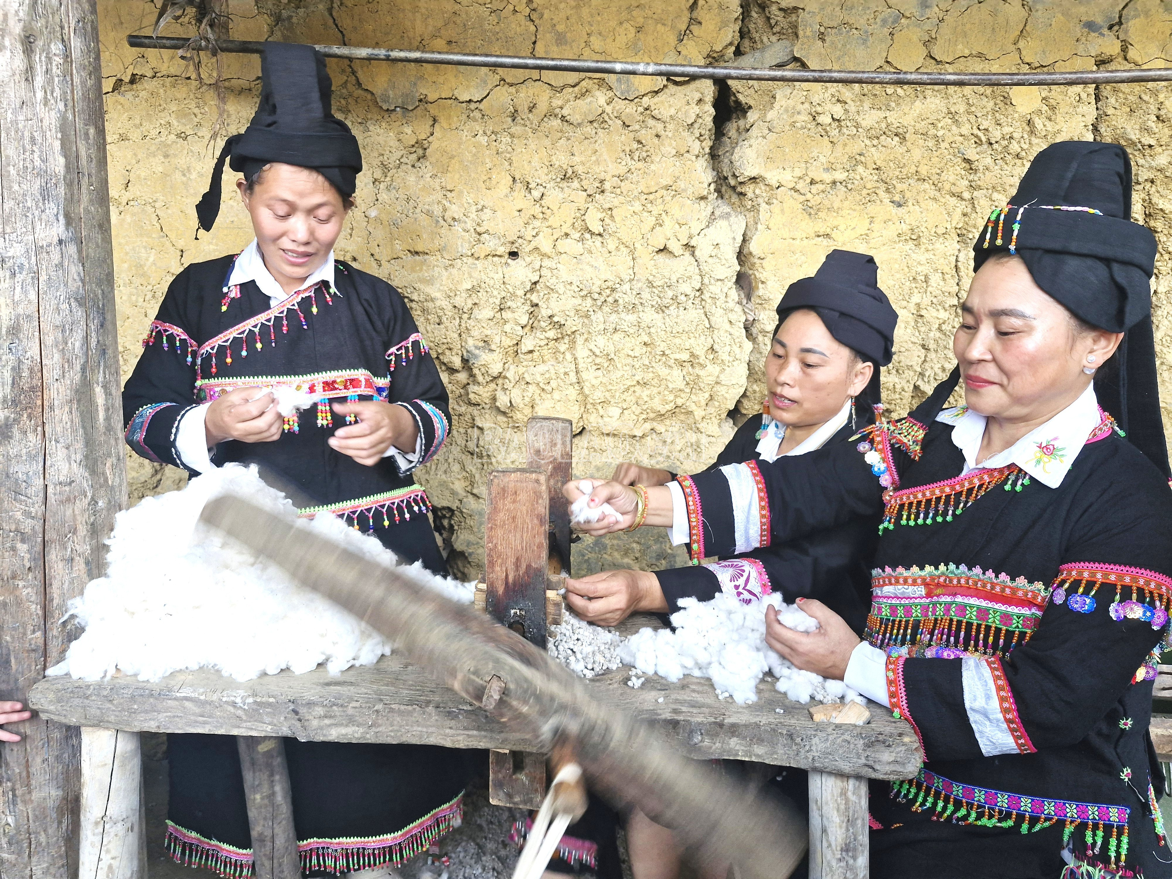 Lào Cai: Đồng bào dân tộc thiểu số xã Sín Chéng giữ nghề truyền thống