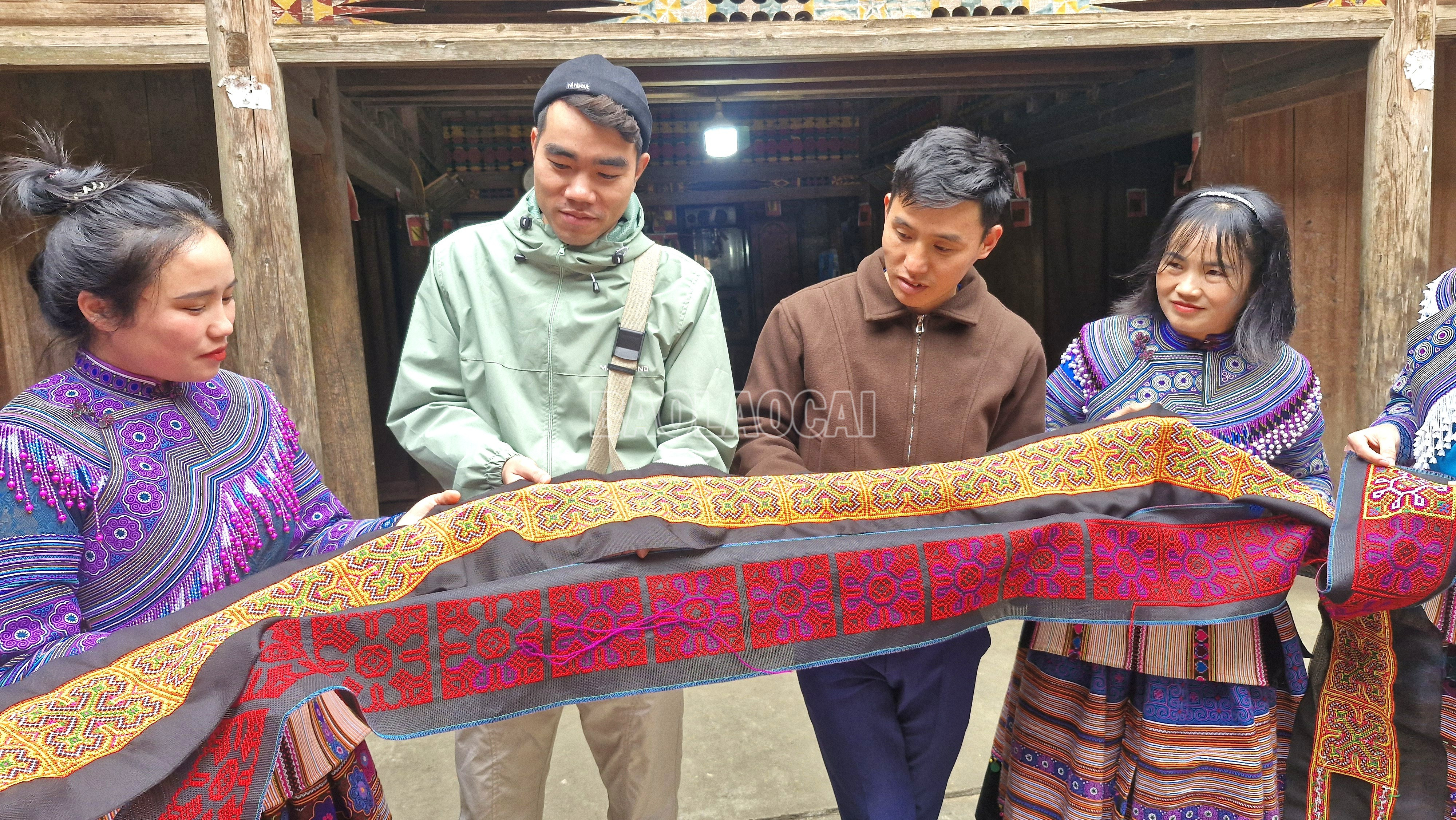 Lào Cai: Đồng bào dân tộc thiểu số xã Sín Chéng giữ nghề truyền thống