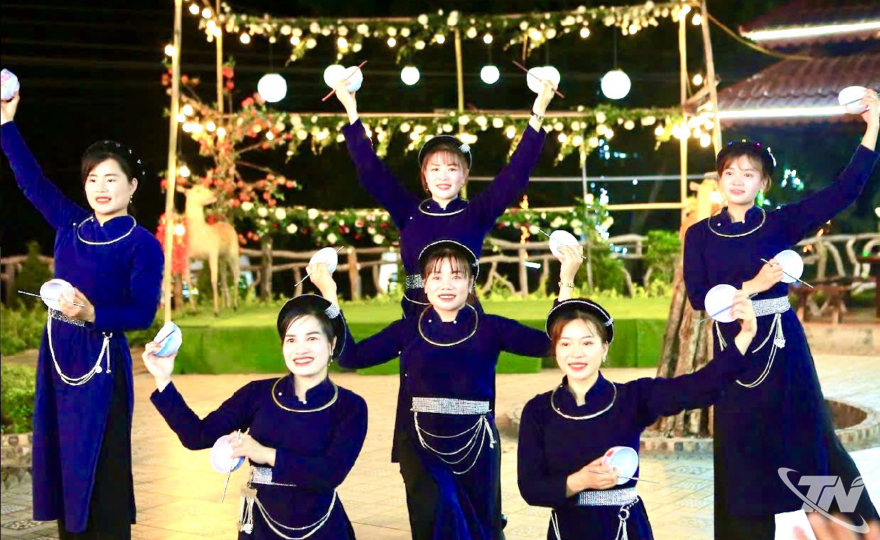 Thái Nguyên: "Nàng áo xanh" kể chuyện Ba Bể bằng âm nhạc Thái Nguyên: "Nàng áo xanh" kể chuyện Ba Bể bằng âm nhạc