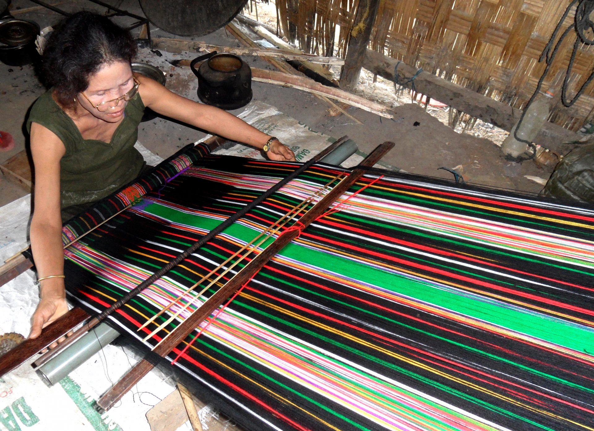 Đắk Lắk: Vợ chồng nghệ nhân M’nông đa tài